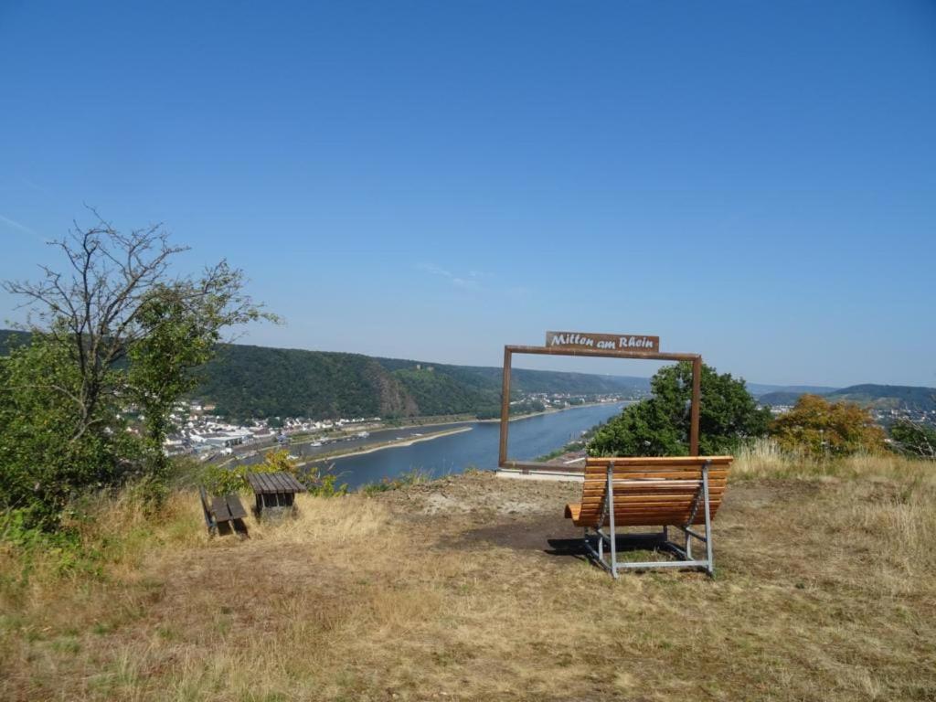 Ferienwohnung Neli Am Rhein Rheinbrohl Экстерьер фото