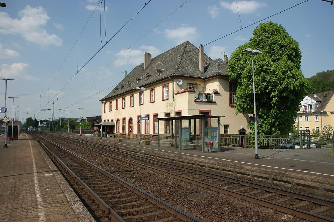 Ferienwohnung Neli Am Rhein Rheinbrohl Экстерьер фото